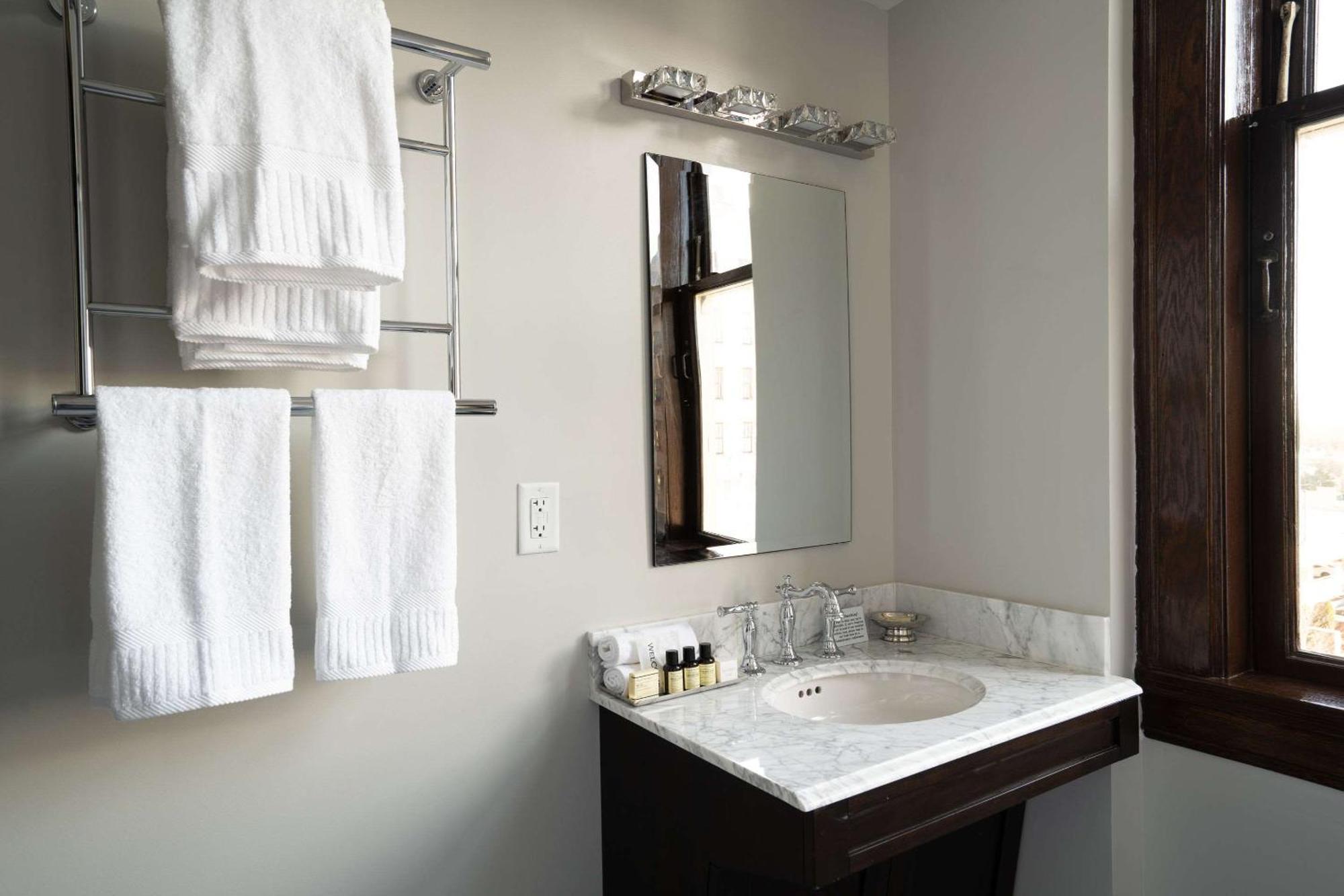The Esquire Hotel Downtown Gastonia, Ascend Hotel Collection Eksteriør billede
